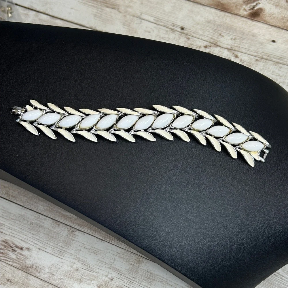 Vintage Milk Glass Bracelet By the Brand ART